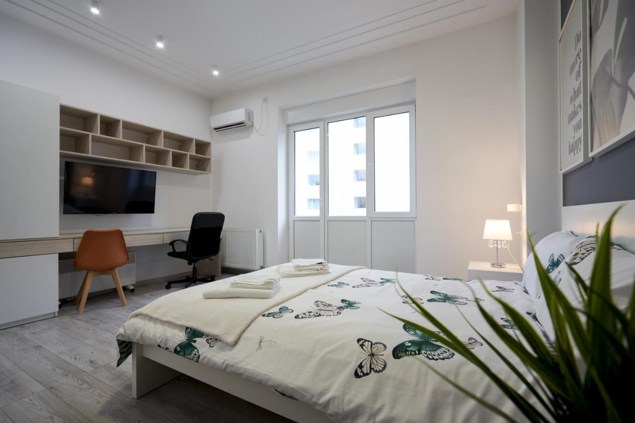 Modern In The Heart Of דירה