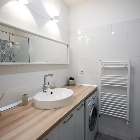 Modern Apartment In The Heart Of Bucharest 布加勒斯特 Exterior photo